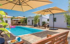 Pet Friendly Home In Petrcane